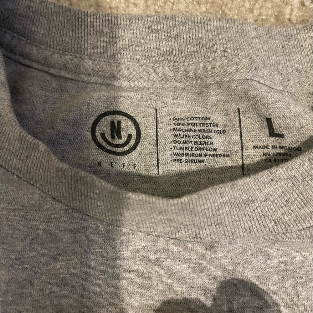 Neff tshirt - Picture 2 of 2